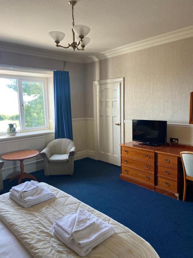 Clarkes Hotel Barrow In Furness Buitenkant foto