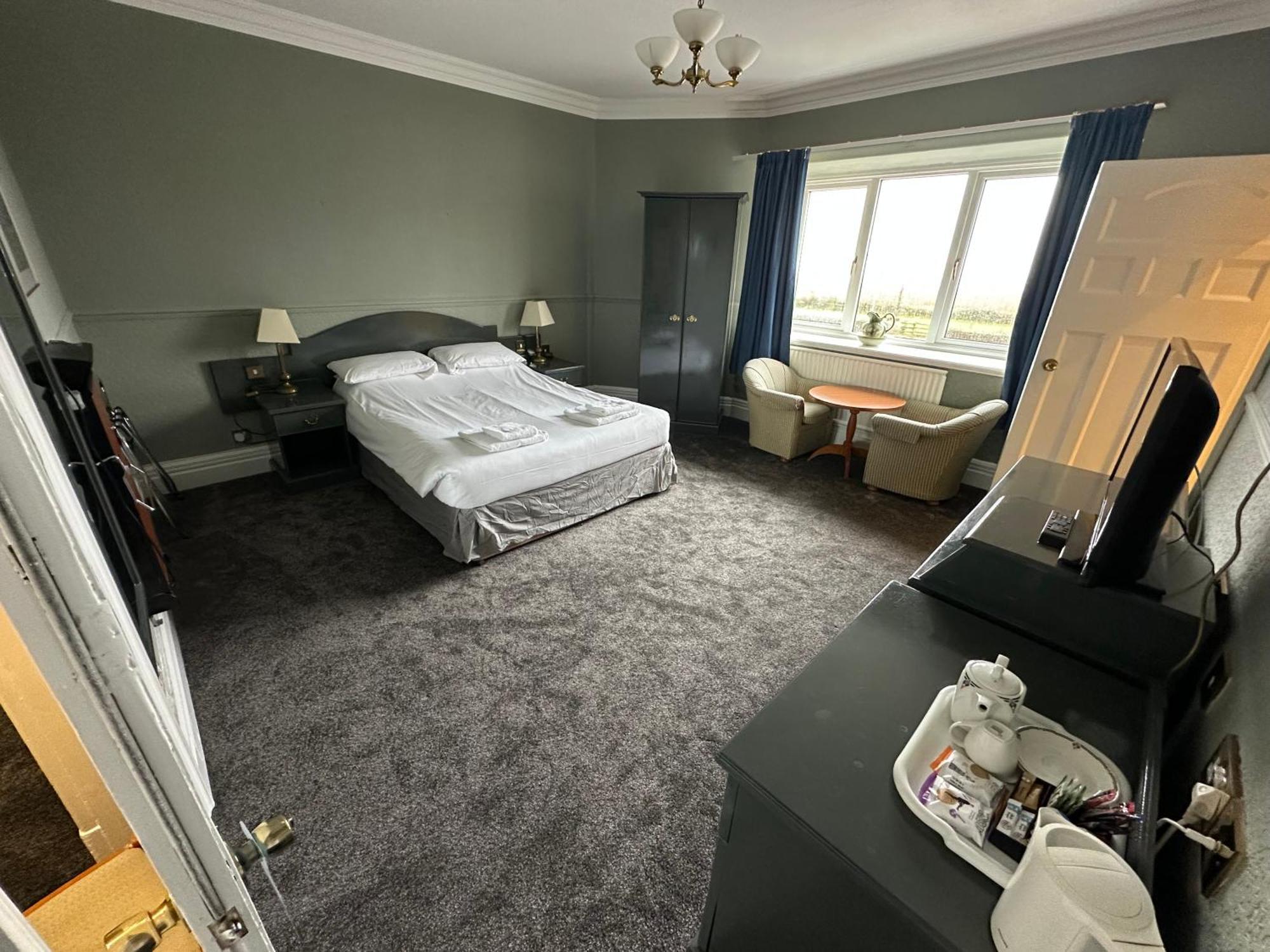 Clarkes Hotel Barrow In Furness Buitenkant foto