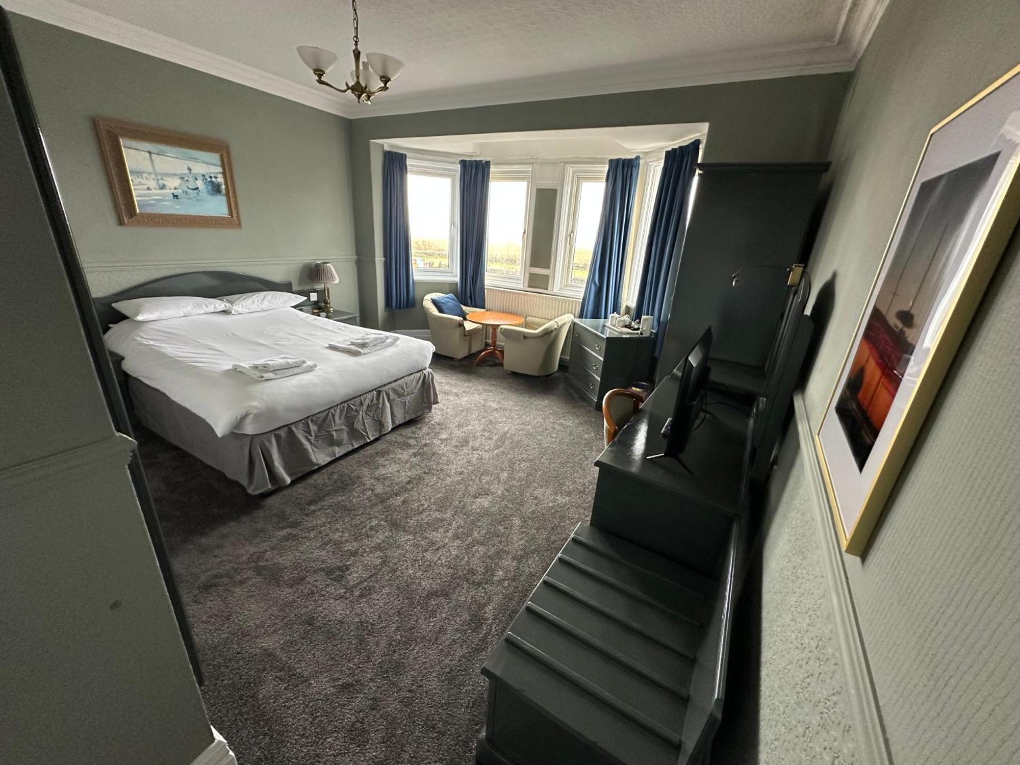 Clarkes Hotel Barrow In Furness Buitenkant foto