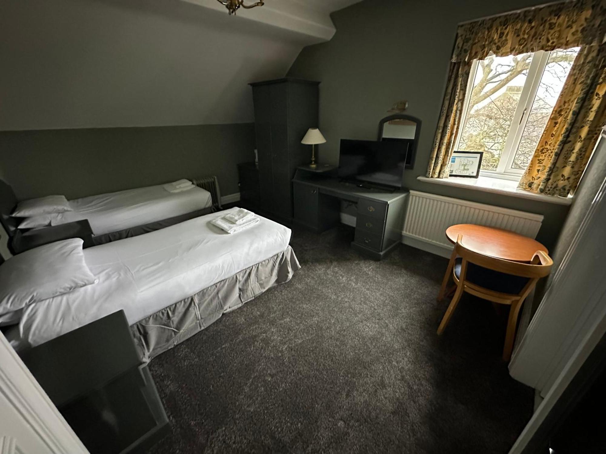 Clarkes Hotel Barrow In Furness Buitenkant foto