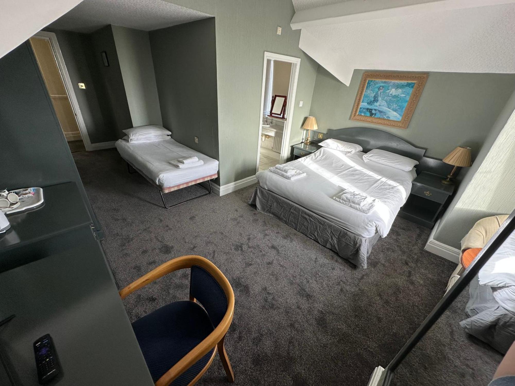 Clarkes Hotel Barrow In Furness Buitenkant foto